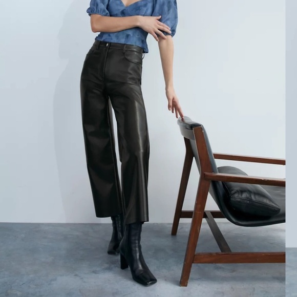Aritzia Pants - Aritzia Wilfred | Melina Vegan Leather Pants ~ US 8